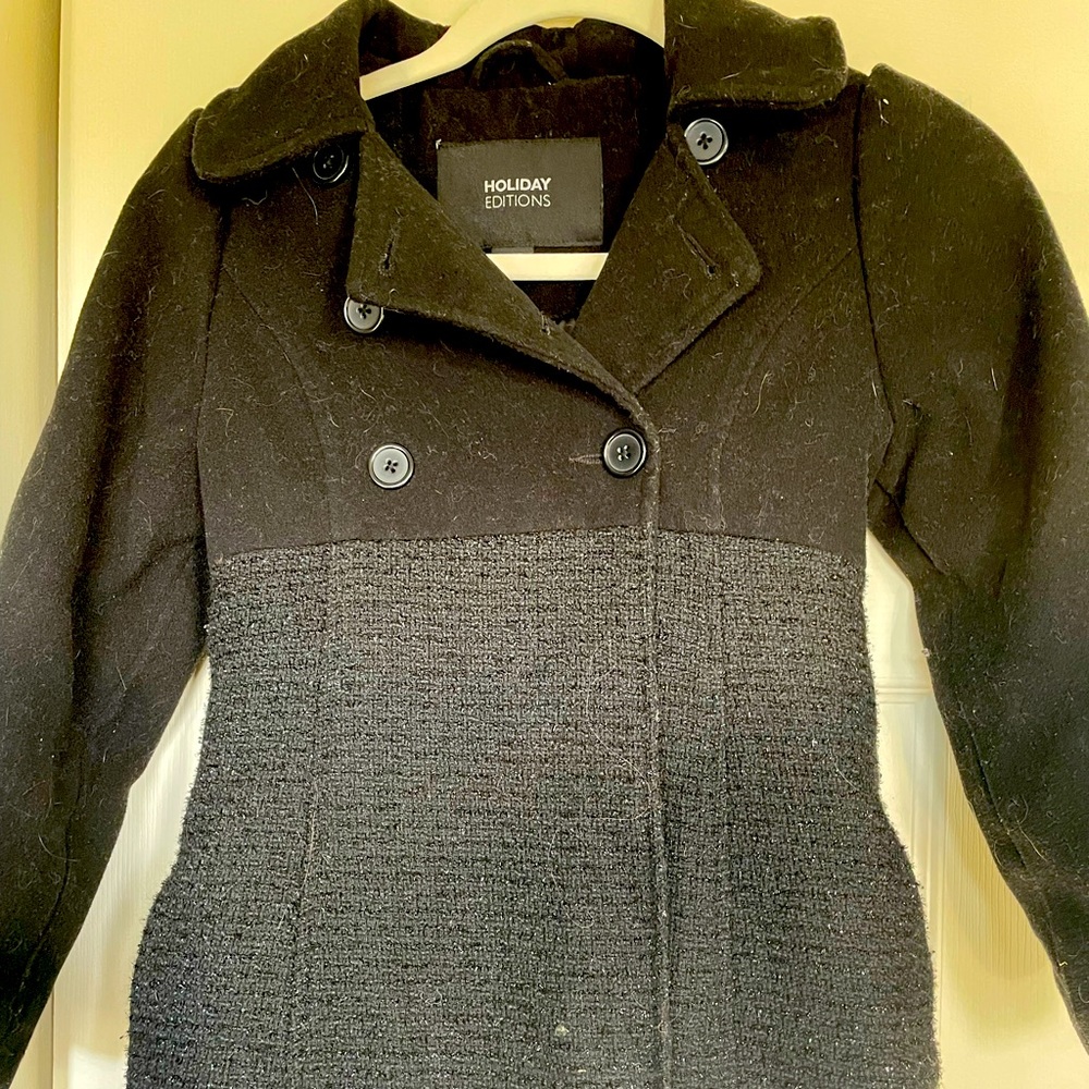 Kids 7/8 girls black coat. Matte black top part and shimmery bottom.